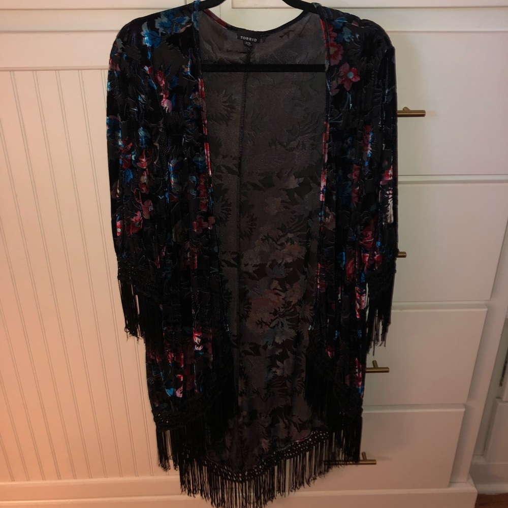 Torrid fringe shawl